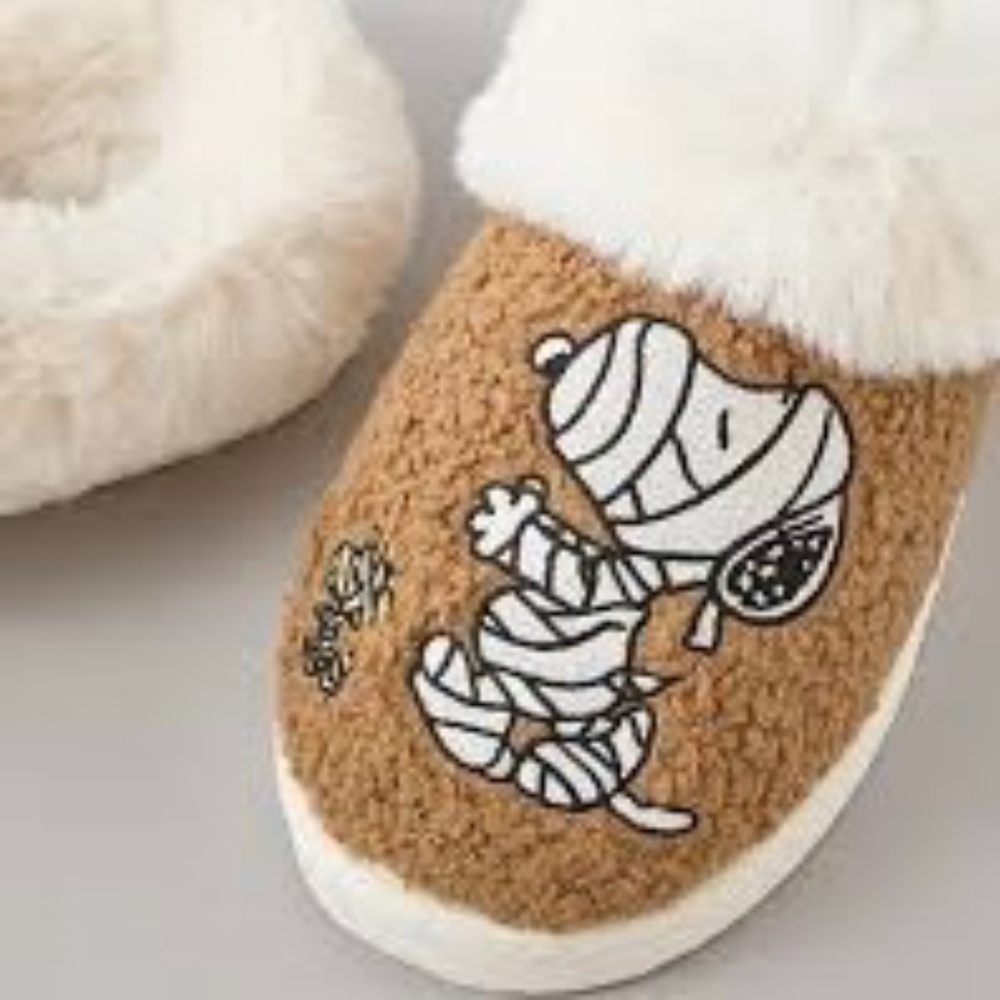 AE Peanuts Snoopy Halloween Slippers Mummy Snoopy Size 8